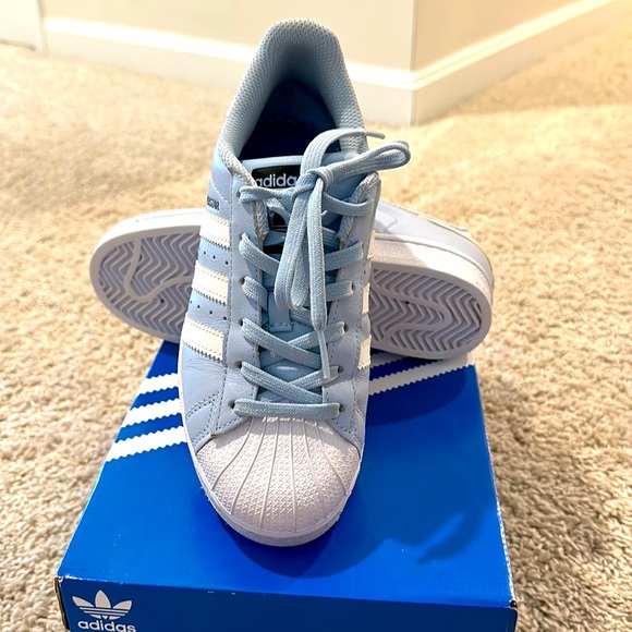 Powder Blue Adidas La Marque Aux 3 Bandes Superstars. Boys US 4. *Worn Twice* - Picture 3 of 4